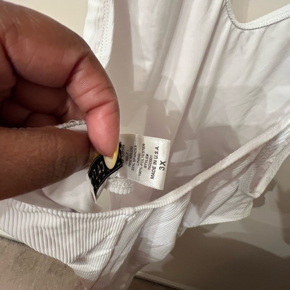 New White Ribbed Fabric One Piece Swimsuit, Sz 3x - Picture 4 of 5